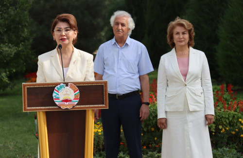 دۋشانبەدە اباي قۇنانباي ۇلىنىڭ ءبيۋستى اشىلدى