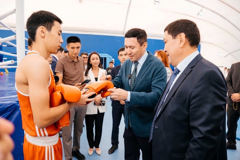 «سامۇرىق-قازىنا» قورى اباي وبلىسىنا جاڭا سپورت كەشەنىن تارتۋ ەتتى