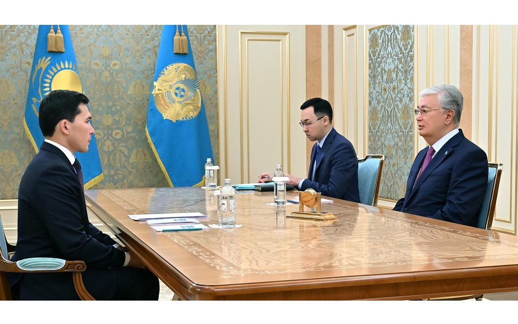 پرەزيدەنت تۋريزم جانە سپورت ءمينيسترى ەربول مىرزابوسىنوۆتى قابىلدادى