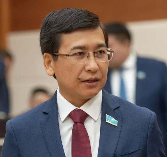 جۇمىسشى ماماندىقتارىن قولداۋ ارتادى