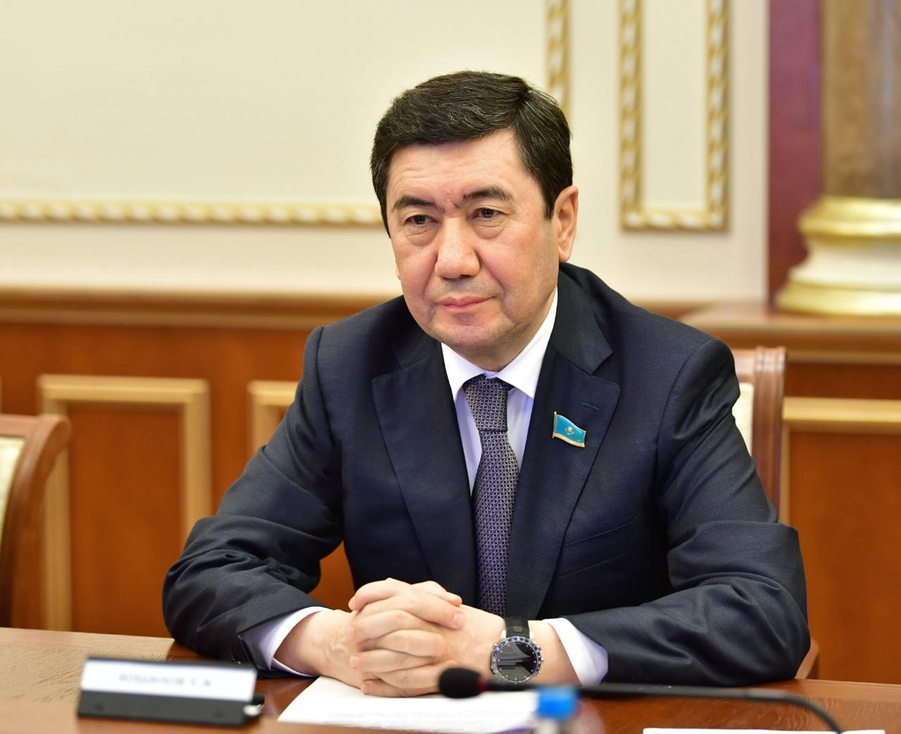 الدىمىزدا زور مىندەت تۇر