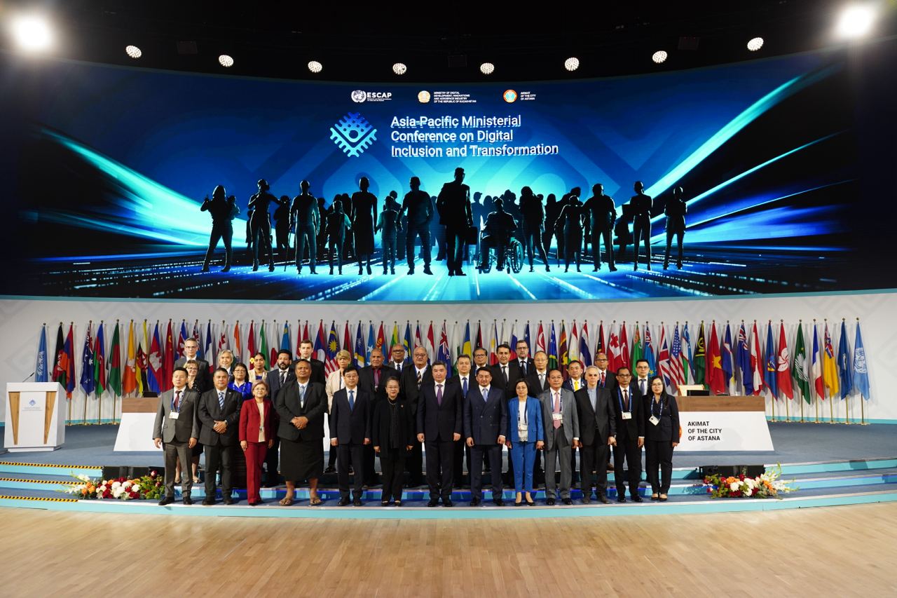 تسيفرلىق ينكليۋزيا: جاھاندىق ۇدەرىس, زاماناۋي تالاپ