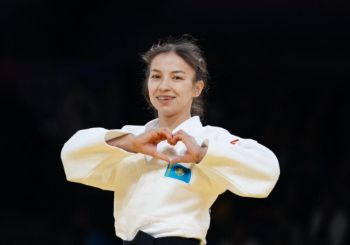 ەكىنشى التىن: اقمارال ناۋاتبەك پاراليمپيادا ويىندارىنىڭ چەمپيونى اتاندى