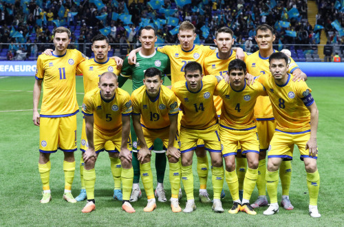 ۇلتتار ليگاسى: قازاقستان الەمدىك فۋتبول جۇلدىزى حولاندتىڭ قۇراماسىنا قارسى وينايدى