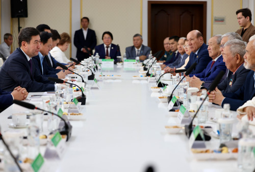 اەس سالۋدى قولداۋ جونىندەگى حالىقتىق شتاب شىمكەنتتىڭ ەڭبەك ۇجىمىمەن كەزدەستى