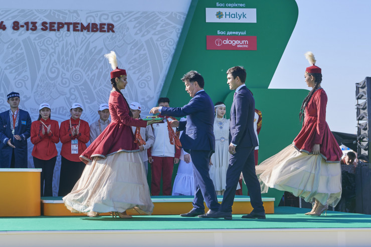 دۇنيەجۇزىلىك كوشپەلىلەر ويىندارى: توعىزقۇمالاقتان قازاقستان قۇراماسى چەمپيون اتاندى