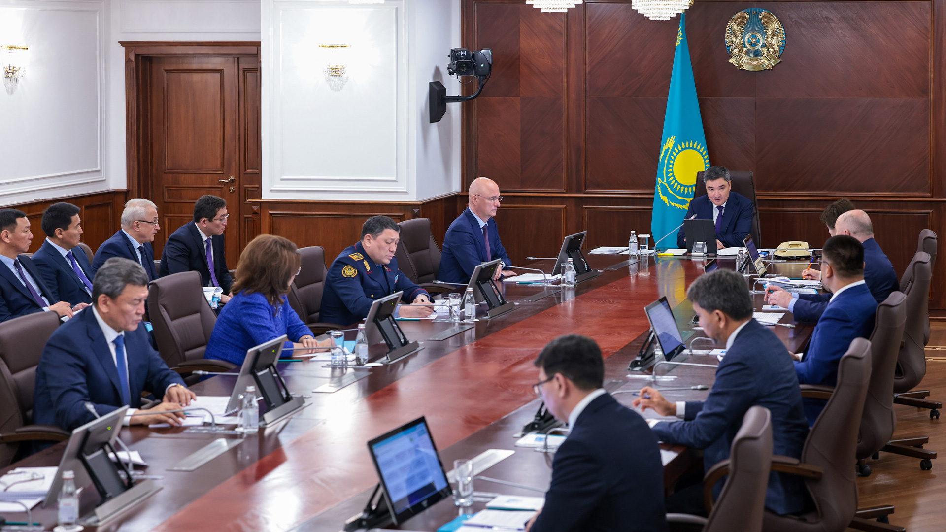 قۇقىق بۇزۋشىلىق ماسەلەسى قارالدى