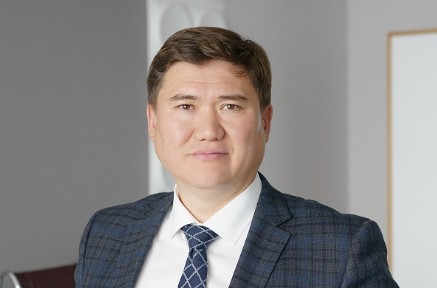 قارجى ينستيتۋتتارىنىڭ ءرولىن كۇ­شەيتۋ كەرەك