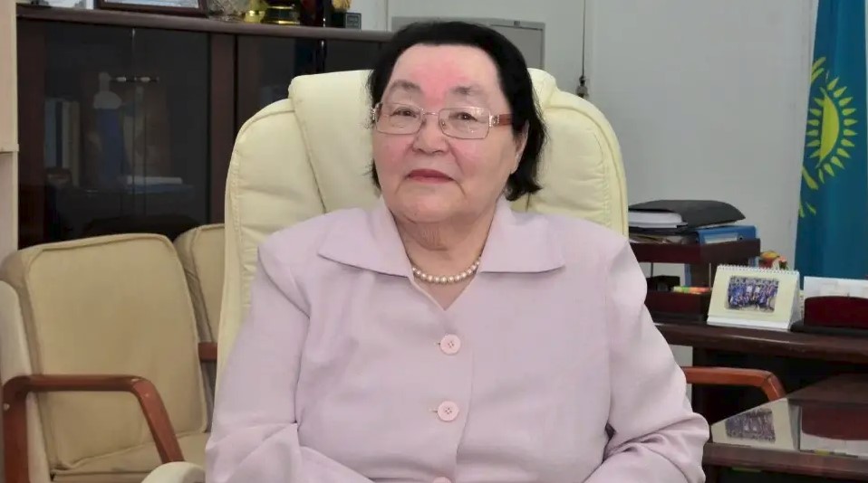 ۇستاز. قايراتكەر. Caنaتكep