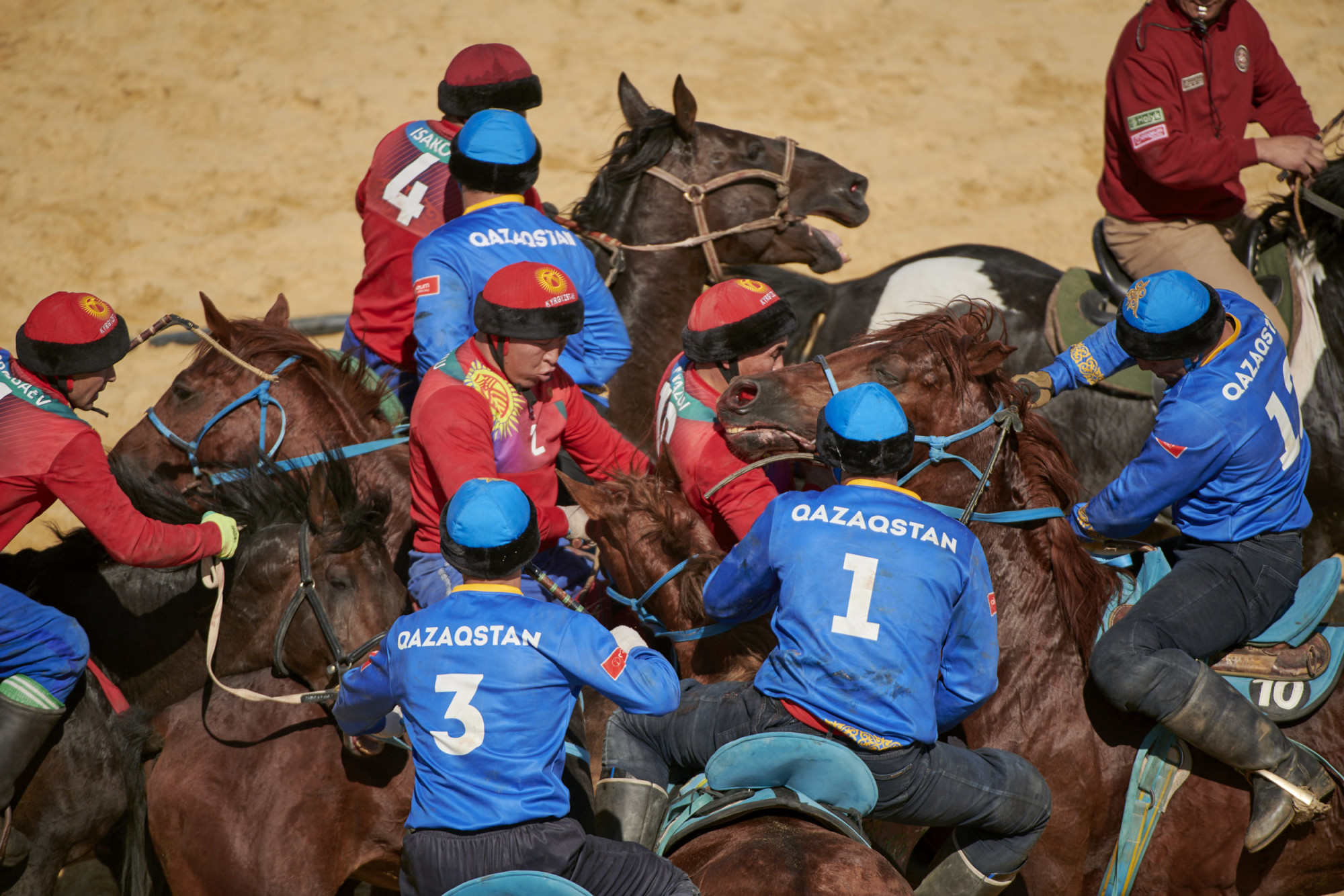 كوشپەلىلەر ويىندارىنا قانشا جىلقى قاتىسقان