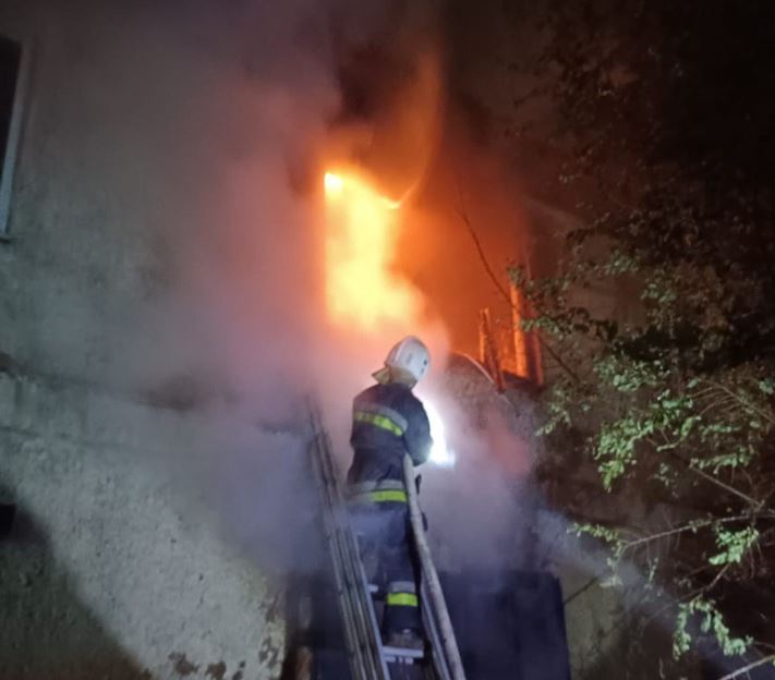 پاتەر ورتىنەن ەكى زەينەتكەر قۇتقارىلدى