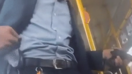 الماتىدا اۆتوبۋسقا تاپانشامەن كىرگەن ەر ادام ۇستالدى