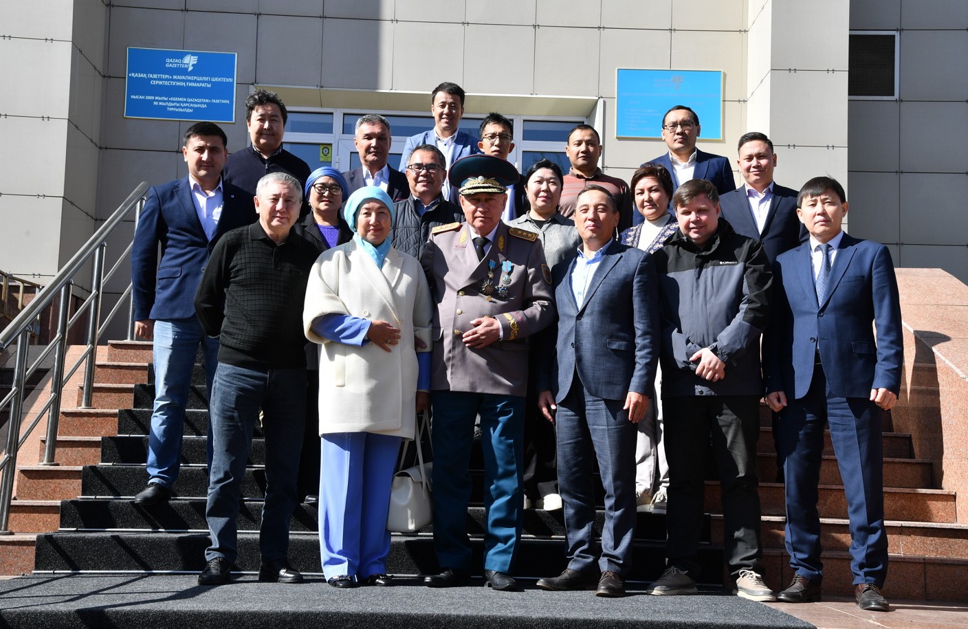 حالىق قاھارمانى – «قازاق گازەتتەرىندە»