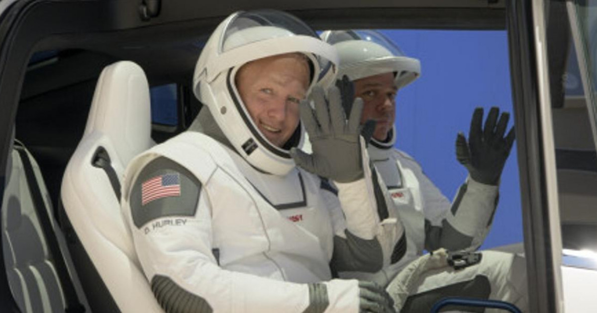 عالام عاجاپتارى: عارىشكەر تۋريستەر جەرگە ورالدى