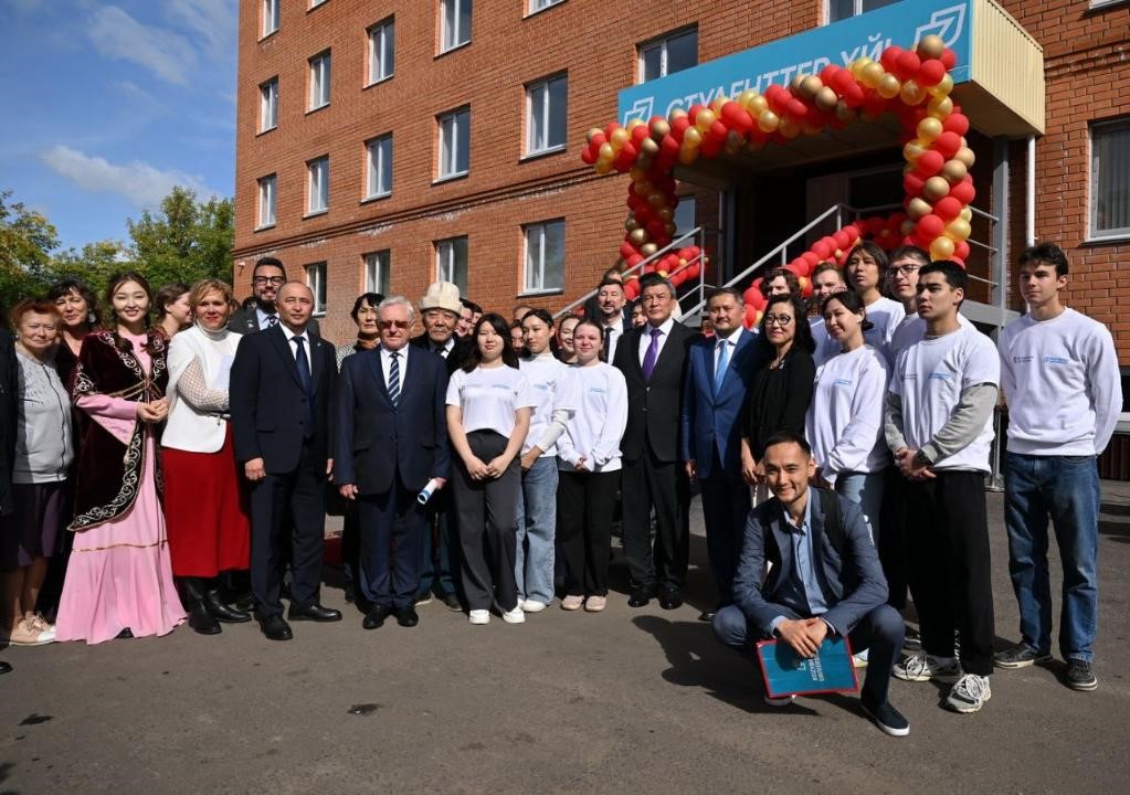 ستۋدەنتتەر ءۇيىنىڭ قۋانىشى