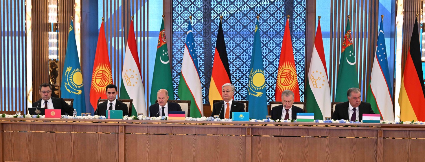 ورتالىق ازيا – گەرمانيا: تۇراقتى ۇستانىم, سەنىمدى سەرىكتەستىك