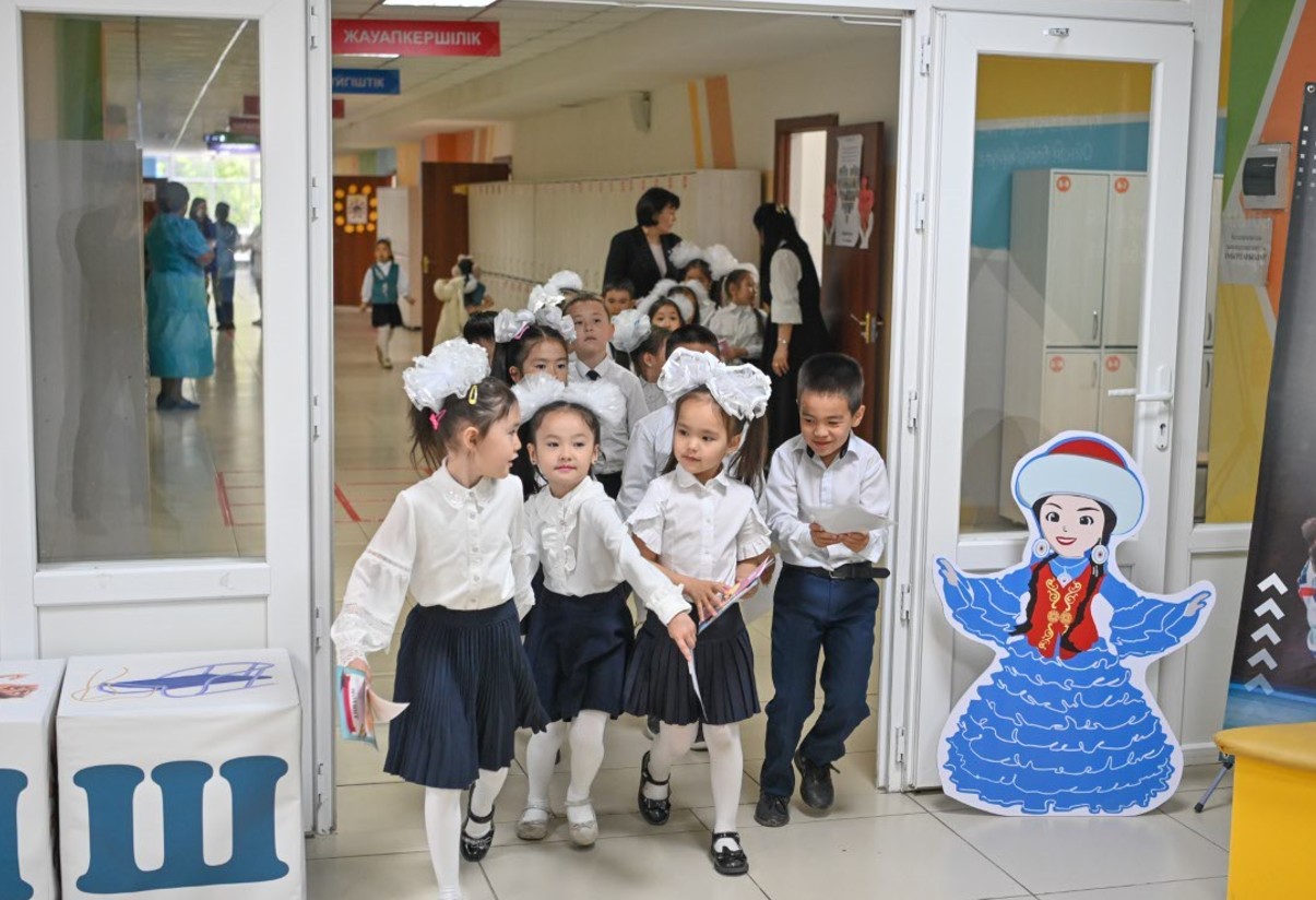 مەكتەپ اسحانالارى تەكسەرىلەدى