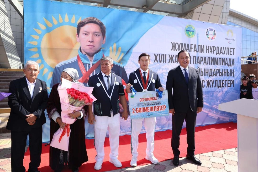 ساڭلاقتارعا قۇرمەت كورسەتتى