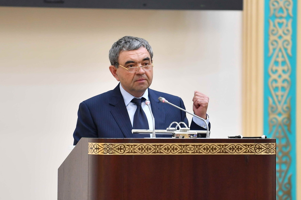 مەملەكەت باسشىسى كاسىپكەر گەننادي زەنچەنكوعا العىس جاريالادى