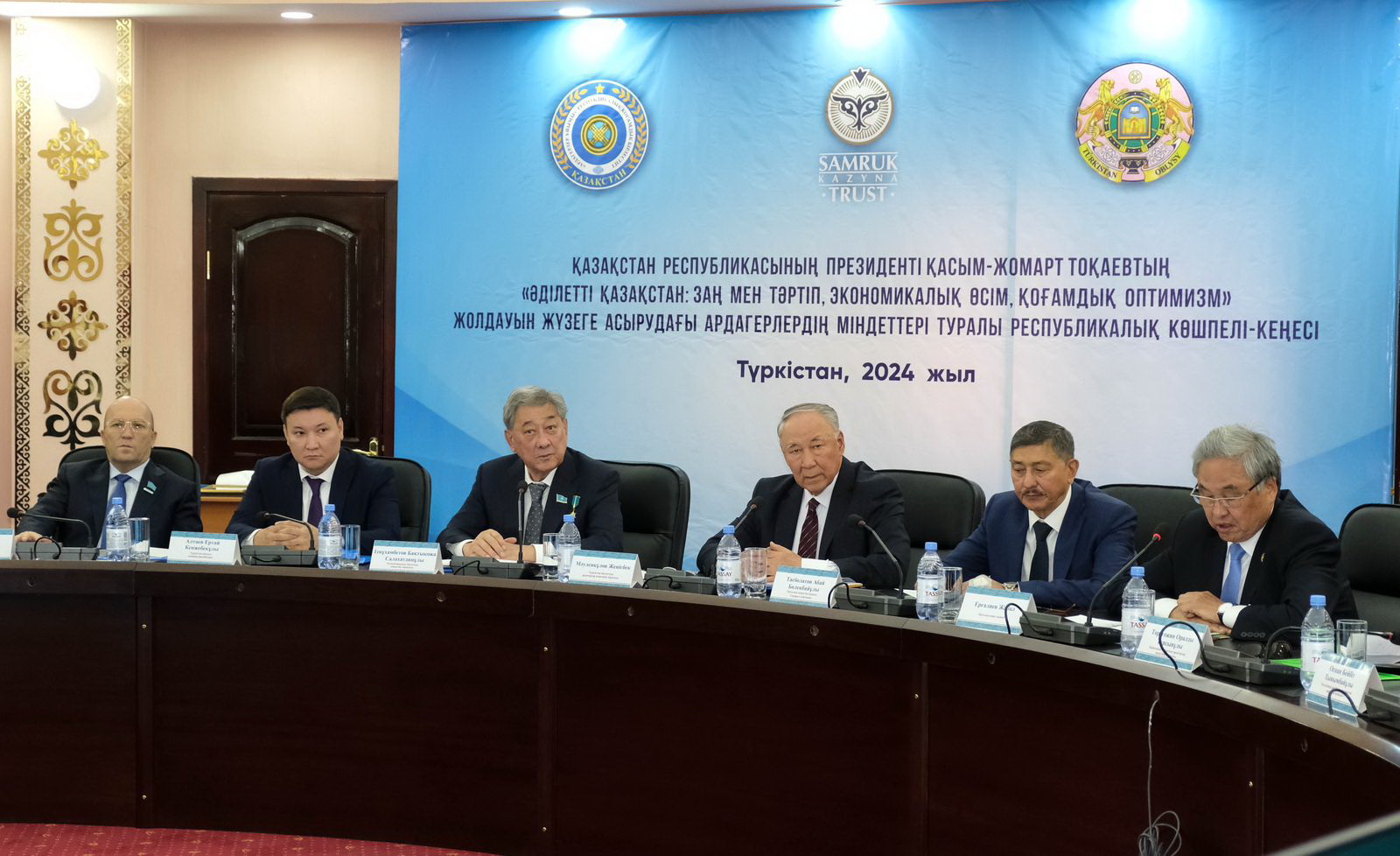 رەفەرەندۋم ەرەكشەلىگىن ەل اعالارى ءتۇسىندىردى