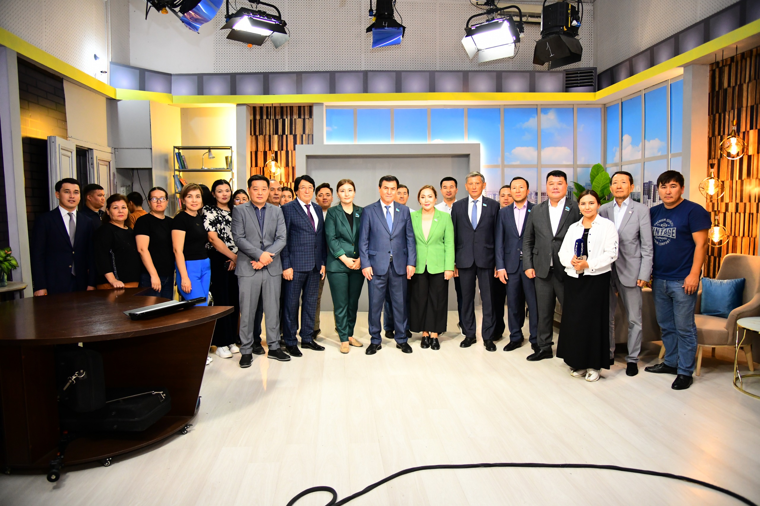 شىمكەنتتە سەناتورلاردىڭ اەس بويىنشا كەزدەسۋلەرى ءوتتى