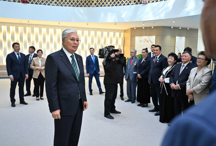 پرەزيدەنت تۇركىستان وبلىسىنىڭ جۇرتشىلىعىمەن كەزدەستى