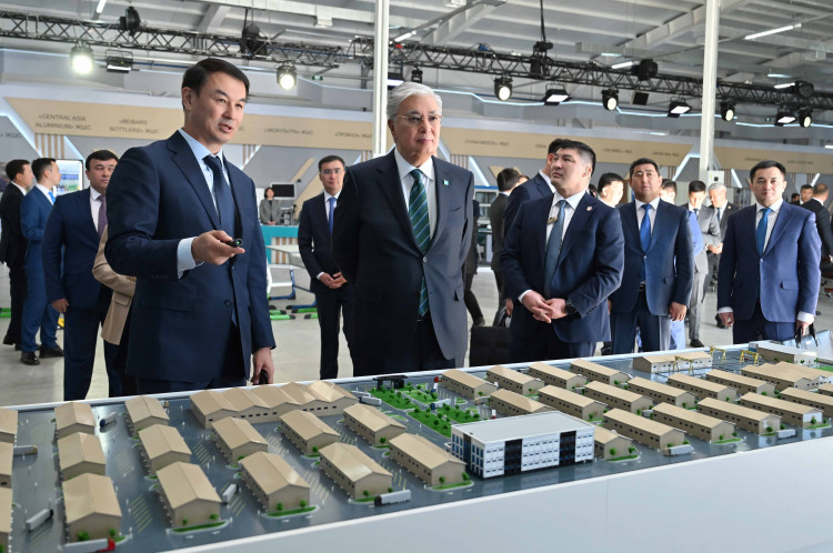 پرەزيدەنت «SPK TURKISTAN» وندىرىستىك پاركىندەگى كاسىپورىندارمەن تانىستى