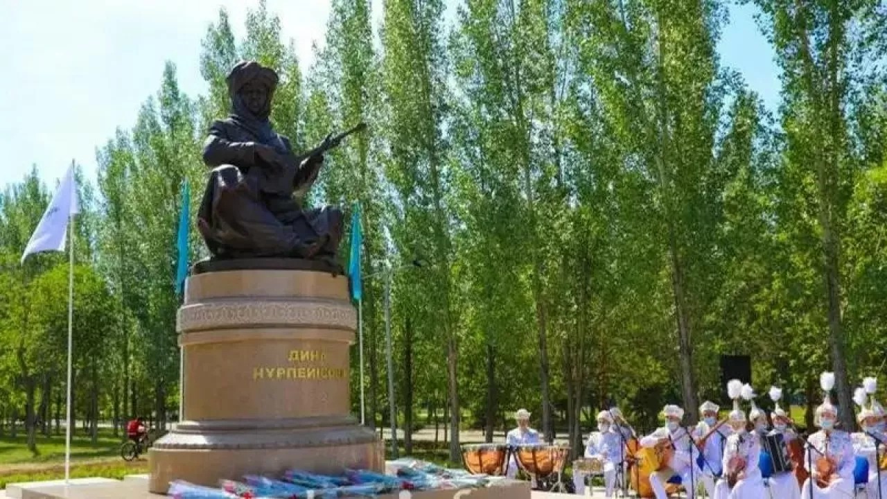 ۆاندالدار كۇيشى دينا ەسكەرتكىشىنىڭ QR-تاقتاسىن تەۋىپ قيراتقان