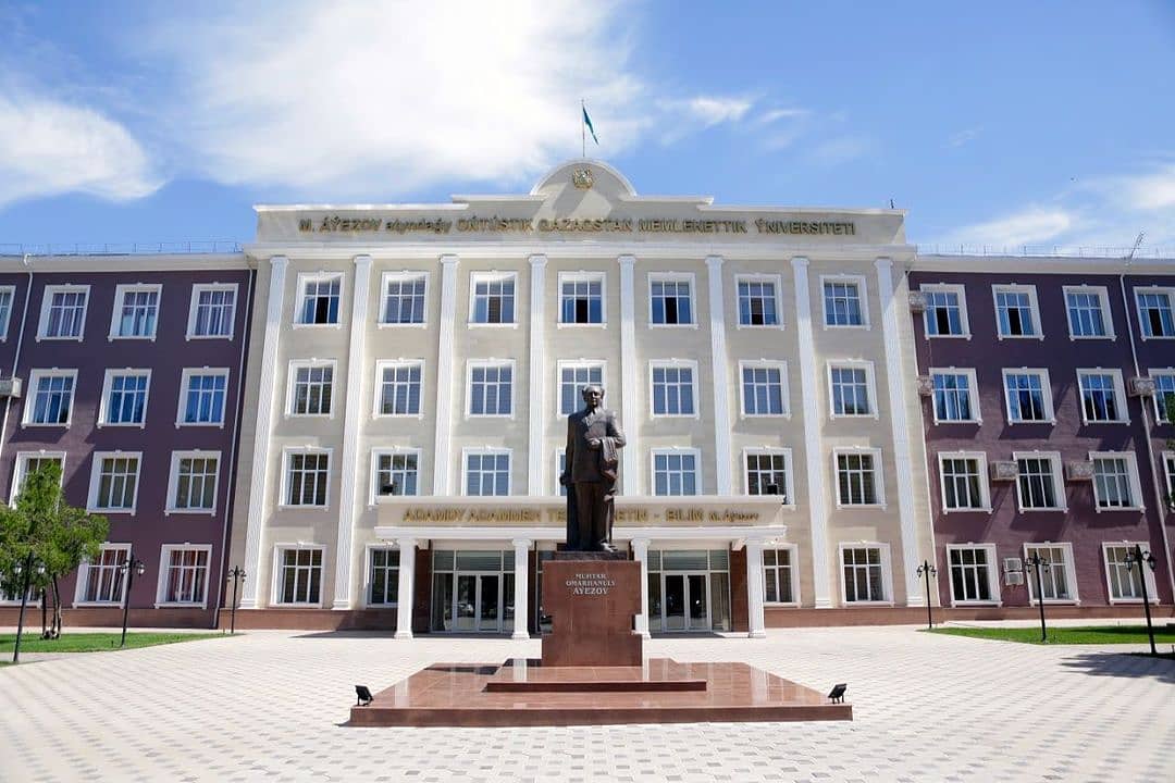 شىمكەنتتە ۋنيۆەرسيتەت رەكتورى 28,5 ملن تەڭگە پارا الدى دەگەن كۇدىككە ءىلىندى