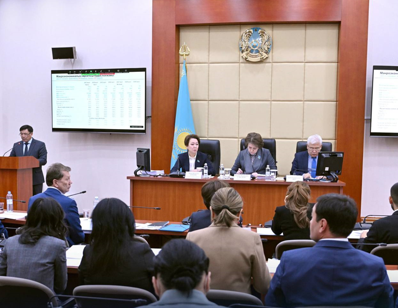 ترانسفەرت تۋرالى زاڭ جوبالارى تانىستىرىلدى