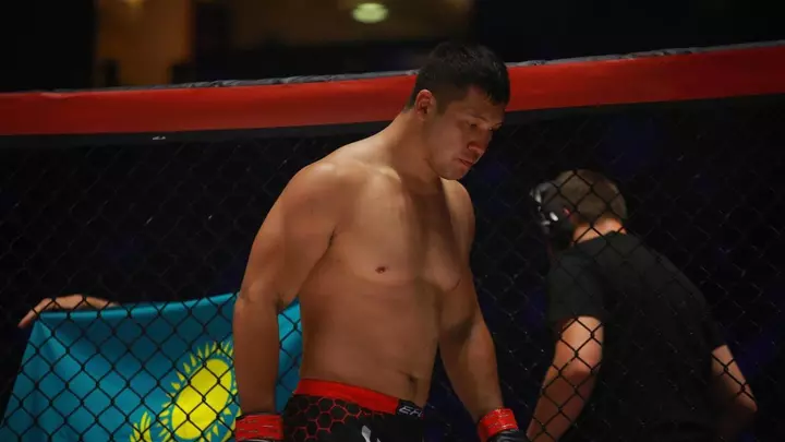 مما شەبەرى ديار نۇرعوجاي UFC-دە ونەر كورسەتەدى