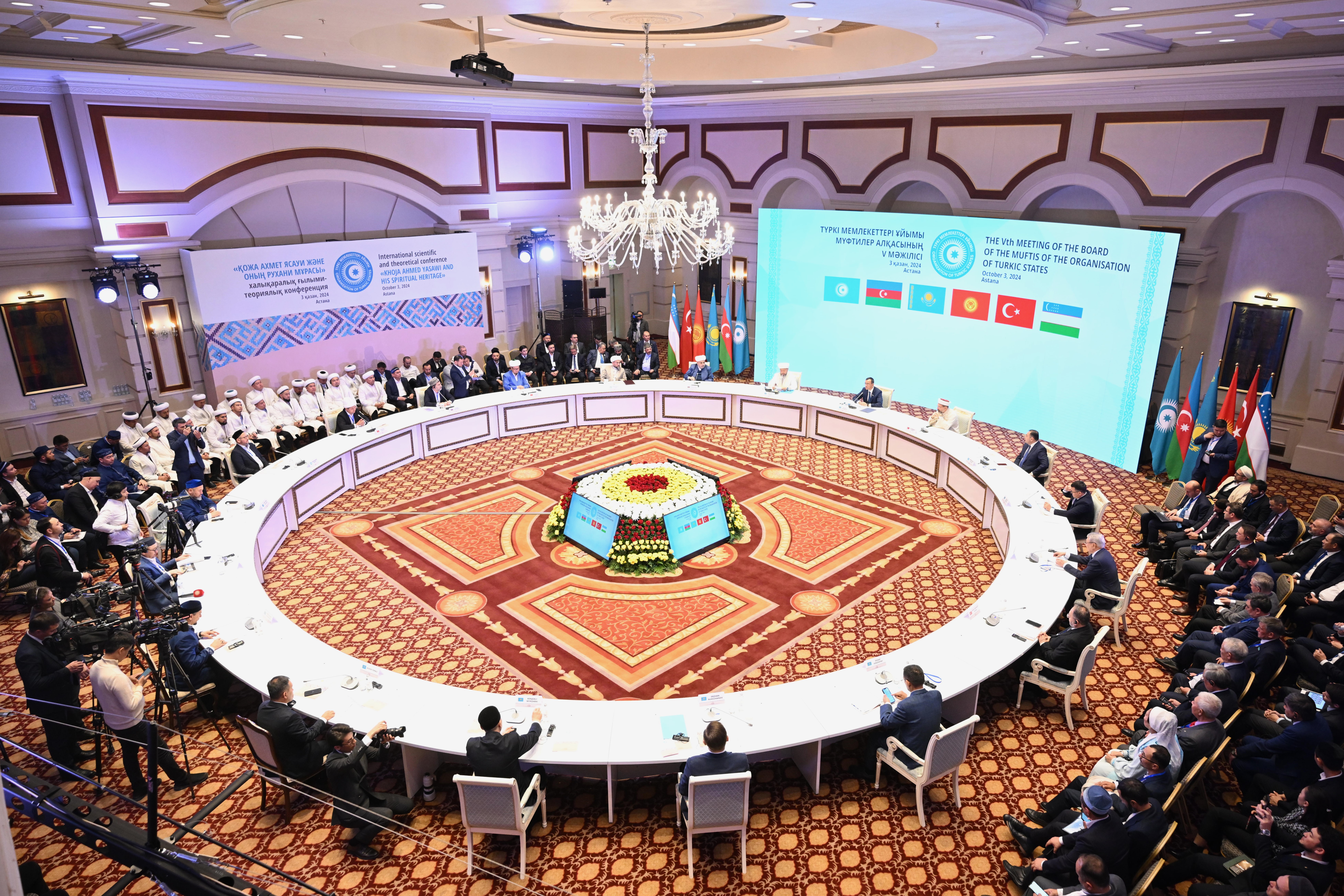 سەنات سپيكەرى تۇركى الەمىنىڭ  ۇلى تۇلعاسىنا ارنالعان حالىقارالىق كونفەرەنتسياعا قاتىستى