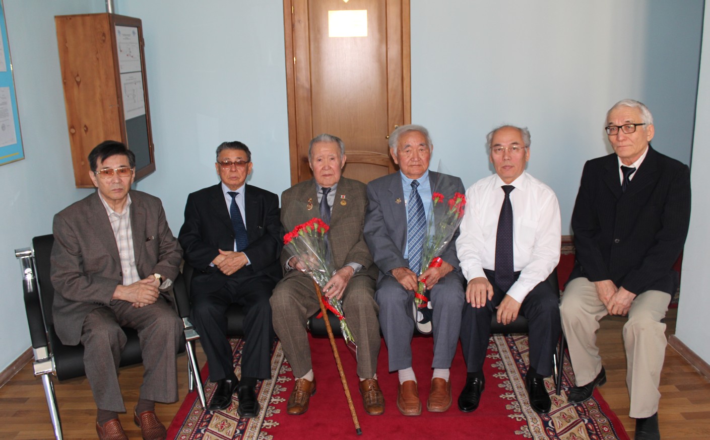 اكادەميك الەمى