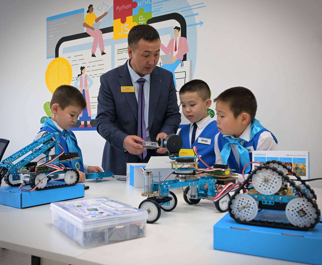 ۇلت كەلبەتى – ۇستاز. بەس جىلدىڭ بەرەكەلى بەلەستەرى