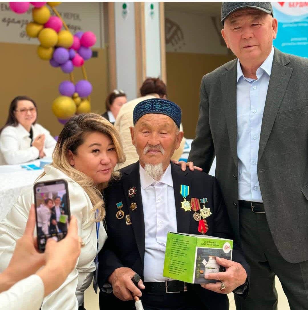 100 جاستاعى مايدانگەر: رەفەرەندۋمعا نەمەرەمنىڭ بولاشاعى ءۇشىن كەلدىم