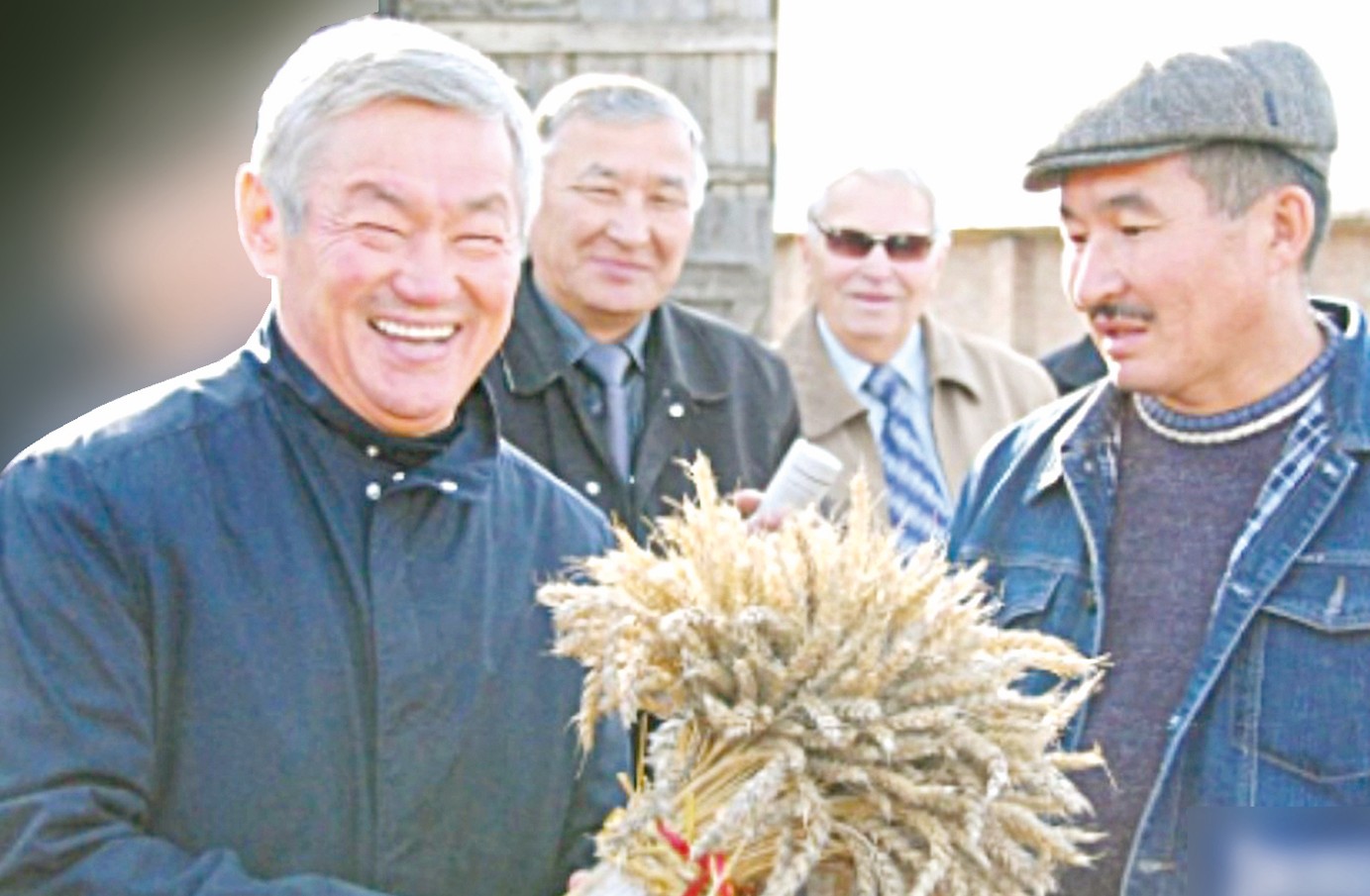 ەل بىلەتىن بەردىبەك