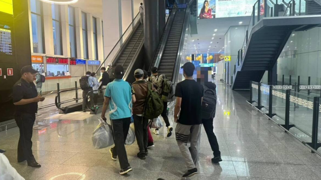 كوشى-قون زاڭناماسىن بۇزعان تۋريستەر ەلدەن شىعارىلدى