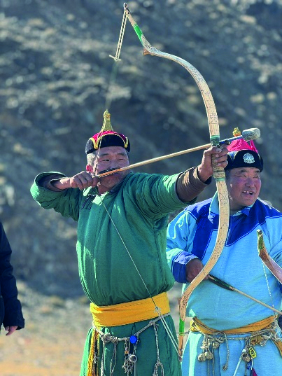 تۋريستەر قىزىعاتىن كوشپەلىلەر ويىنى