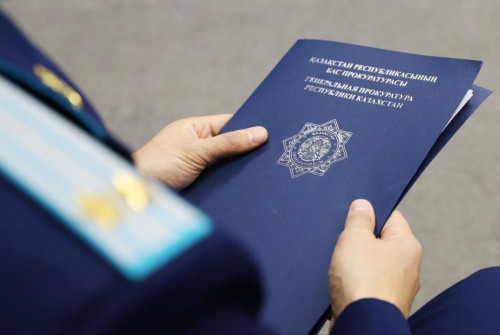 قاراعاندىدا «ادىلەت كاپيتانى» سوتتالۋشىنى ازاپتاعان