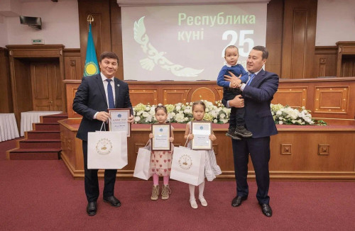 جوعارى اۋديتورلىق پالاتانىڭ ۇزدىك قىزمەتكەرلەرى  ماراپاتتالدى