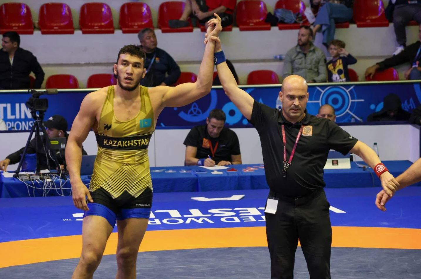 ريزابەكتىڭ التىنى قازاق بالۋاندارىنىڭ ابىرويىن ساقتاپ قالدى