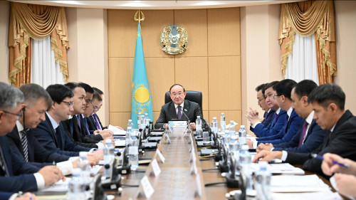 سەناتتا فەرمەرلەردىڭ قارجىلىق ساۋاتىن ارتتىرۋ ماسەلەسى تالقىلاندى