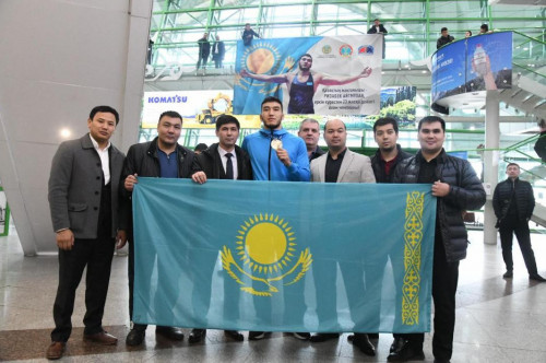 جانكۇيەرلەر ريزابەك ايتمۇقاندى قوشەمەتپەن قارسى الدى