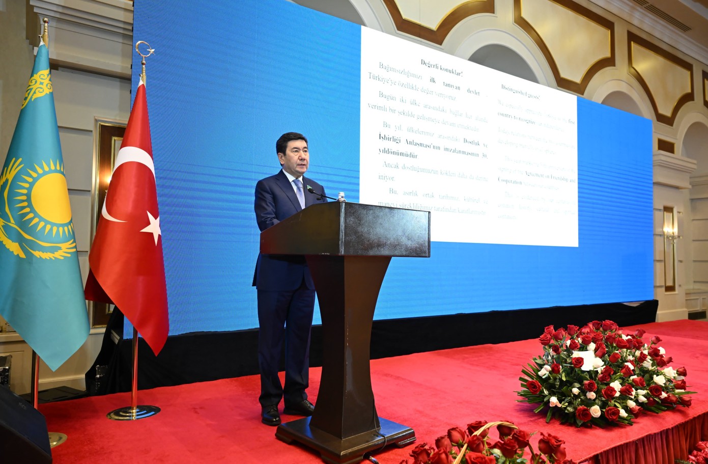 باۋىرلاس حالىققا باق-بەرەكە تىلەدى