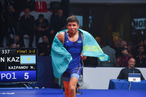 نۇرقوجا قايپانوۆ ەركىن كۇرەستەن الەم چەمپيونى اتاندى