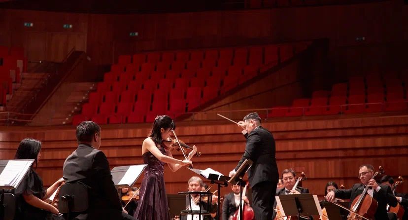 ەلوردادا قازاق مەملەكەتتىك سيمفونيالىق وركەسترىنىڭ كونتسەرتى ءوتتى