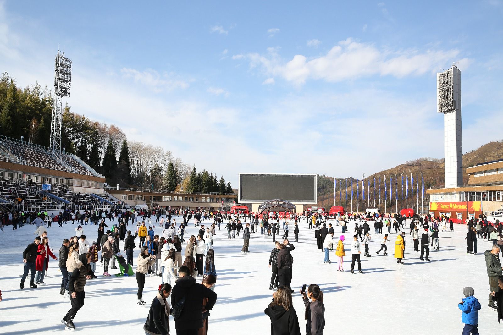 الماتىنىڭ "مەدەۋ" مۇز ايدىنىندا جاڭا ماۋسىم اشىلدى