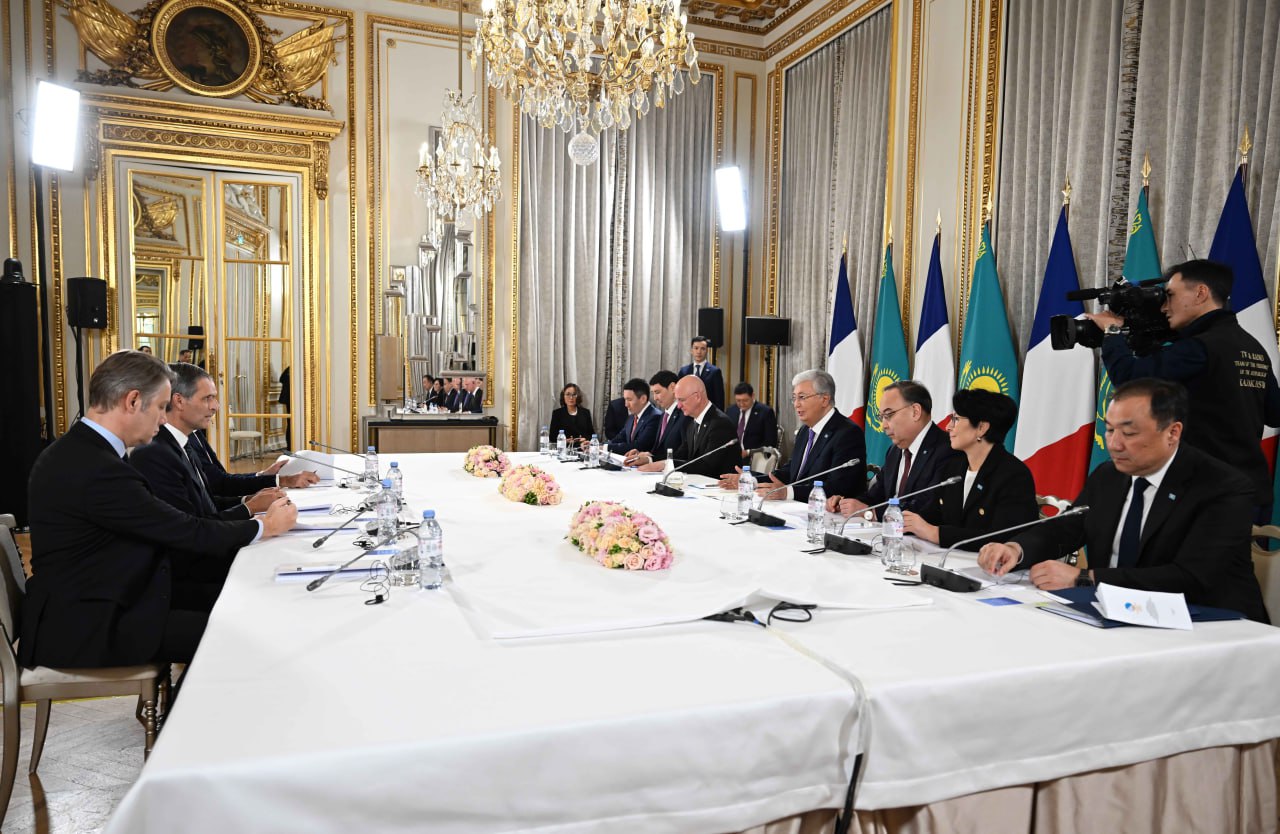 مەملەكەت باسشىسى CMA CGM كومپانياسىنىڭ پرەزيدەنتى رودولف ساادتى قابىلدادى