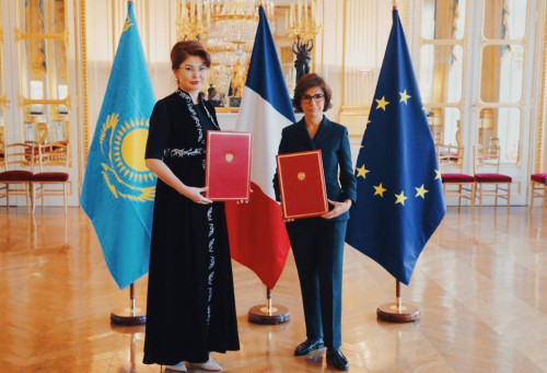 قازاقستان مەن فرانتسيانىڭ مادەنيەت مينيسترلەرى ماڭىزدى كەلىسىمدەرگە قول قويدى