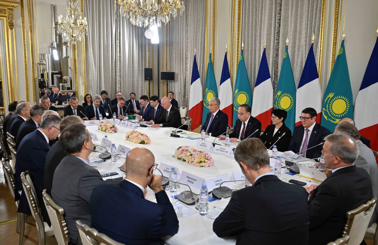 پرەزيدەنت قازاقستان-فرانتسيا ينۆەستيتسيالىق دوڭگەلەك ۇستەلىنە قاتىستى